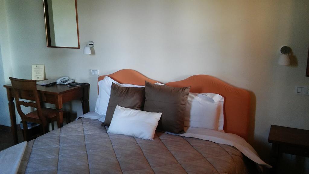 Hotel More Di Cuna Monteroni d'Arbia Ngoại thất bức ảnh